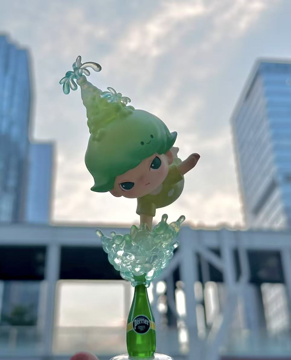 Dimoo×Perrier Handing Card & Dimoo Orange Juice Water Gun-Preorder