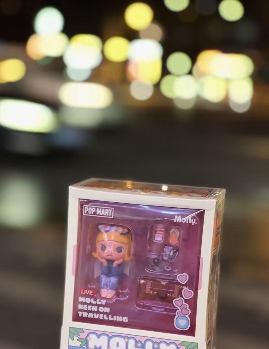 MOLLY Keen On Travelling 100% Fihurine-Preorder