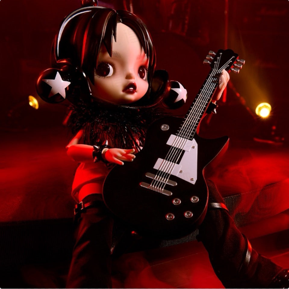 POP MART SKULLPANDA ×《NANA》-Preorder