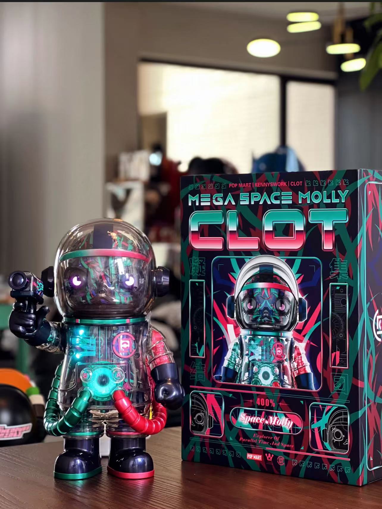 Mega Space Molly 400% CLOT