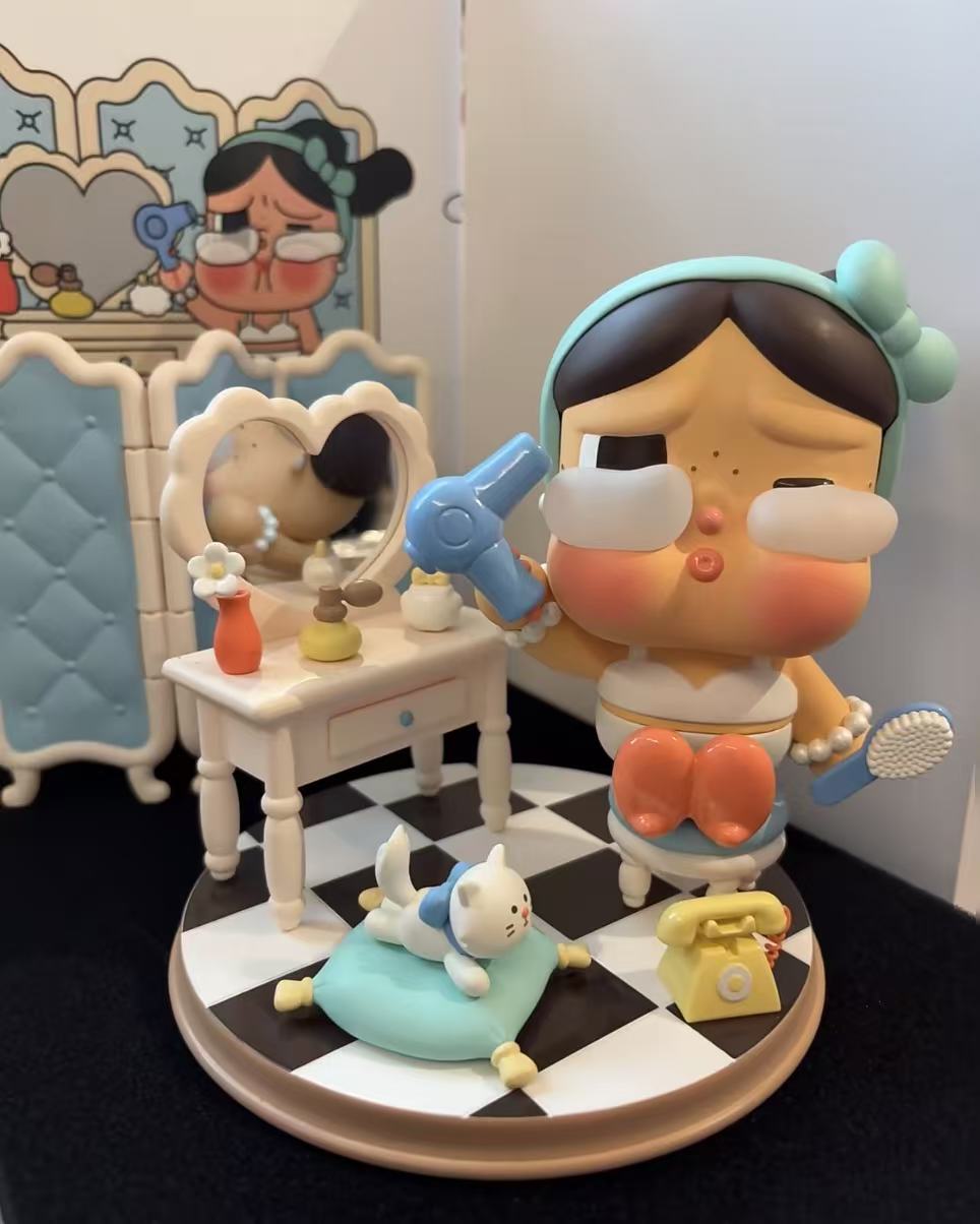 Crybaby The Dressing Room Big Doll