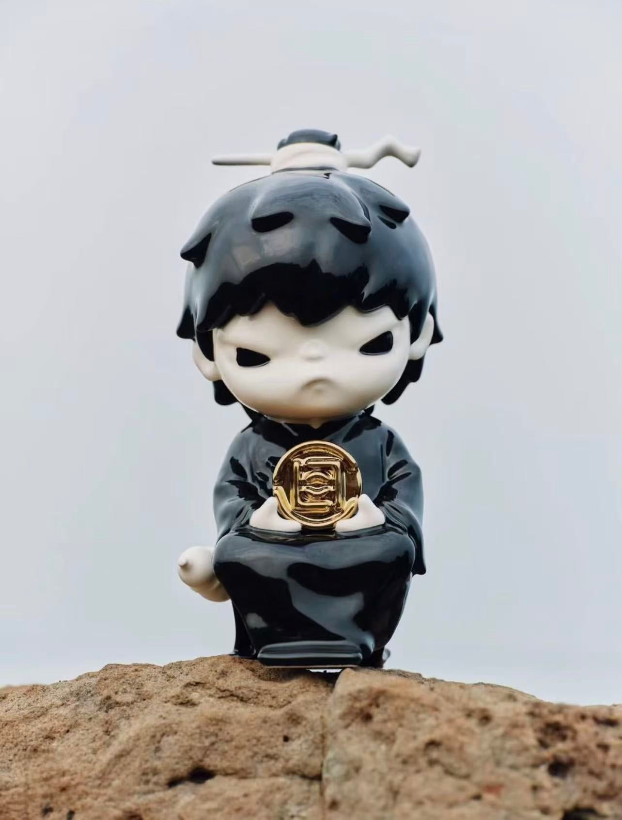 Hirono CLOT Yin-yang ceramic incense burner Big doll (499 pcs)