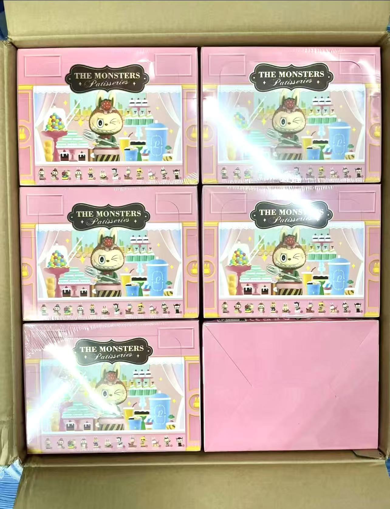 1 sealed set of patisserie + 2 soymilk + 1letterR minilabubu (4 pcs )