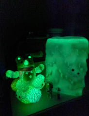 Instinctoy Monsters x art lamp (light color could change)