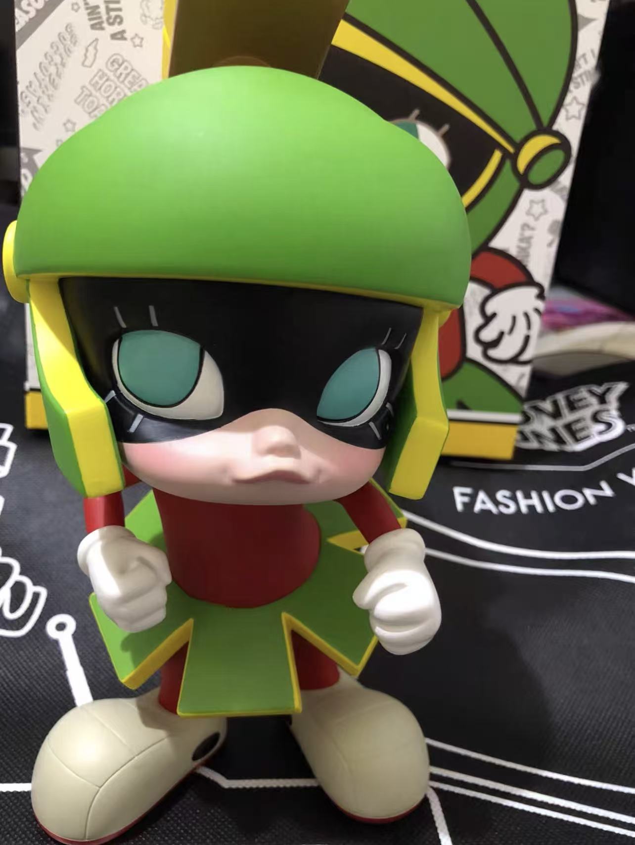 {Worldwild 750pcs} Molly Looney Tunes -- Marvin the Martian big doll