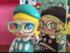Molly Old Master Q big figure