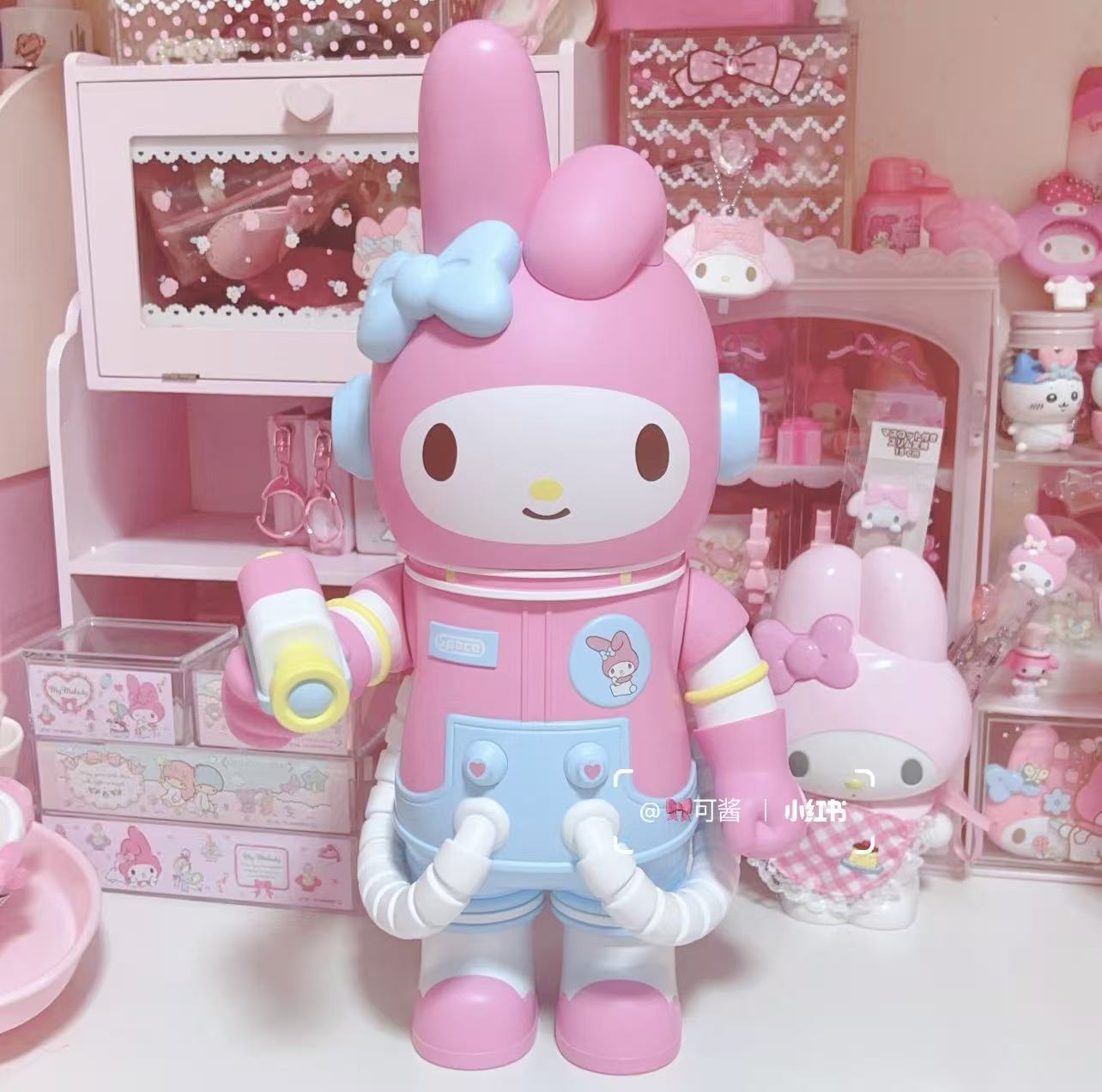 Mega Space Molly 400% Sanrio characters