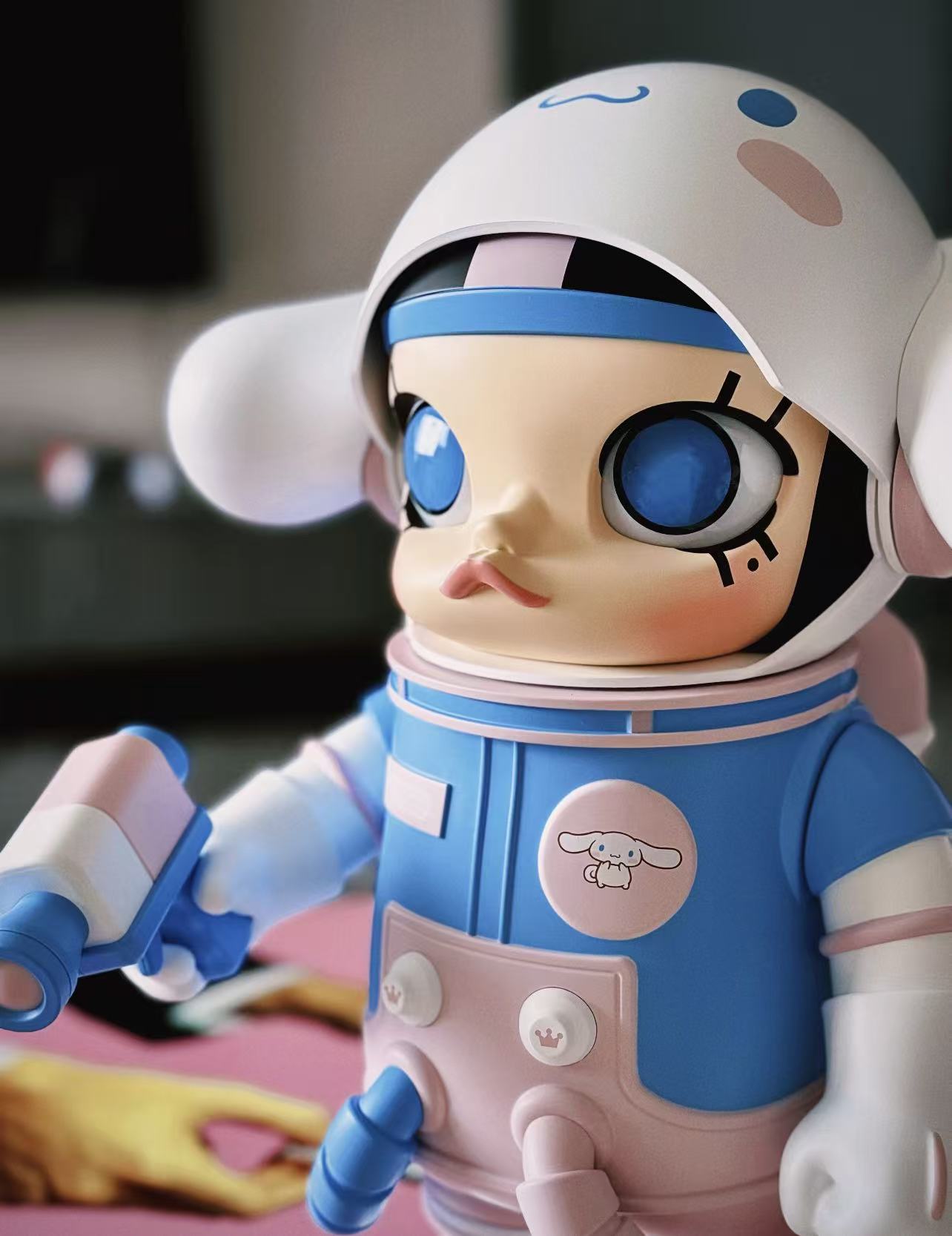 Mega Space Molly 400% Sanrio characters