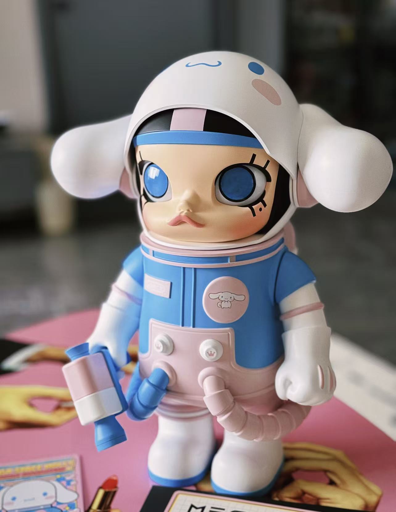 Mega Space Molly 400% Sanrio characters