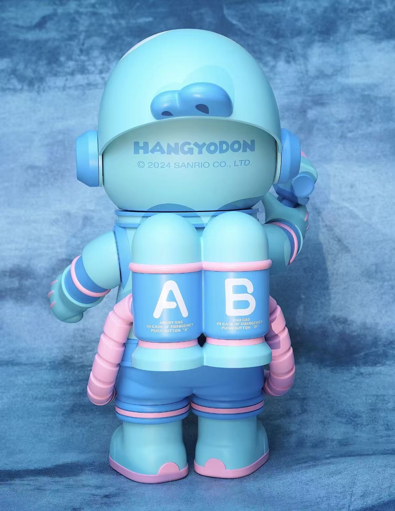 Mega Space Molly 400% Sanrio characters