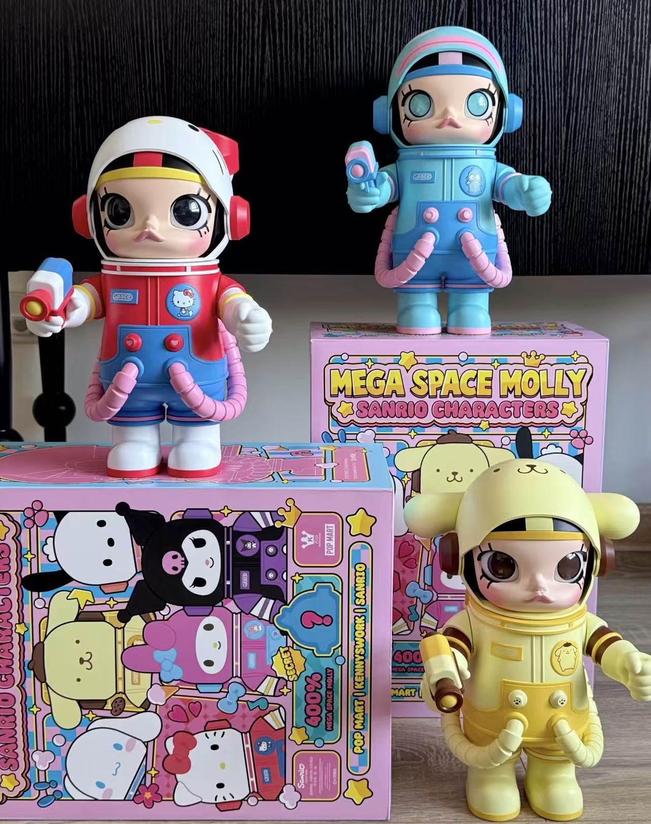Mega Space Molly 400% Sanrio characters