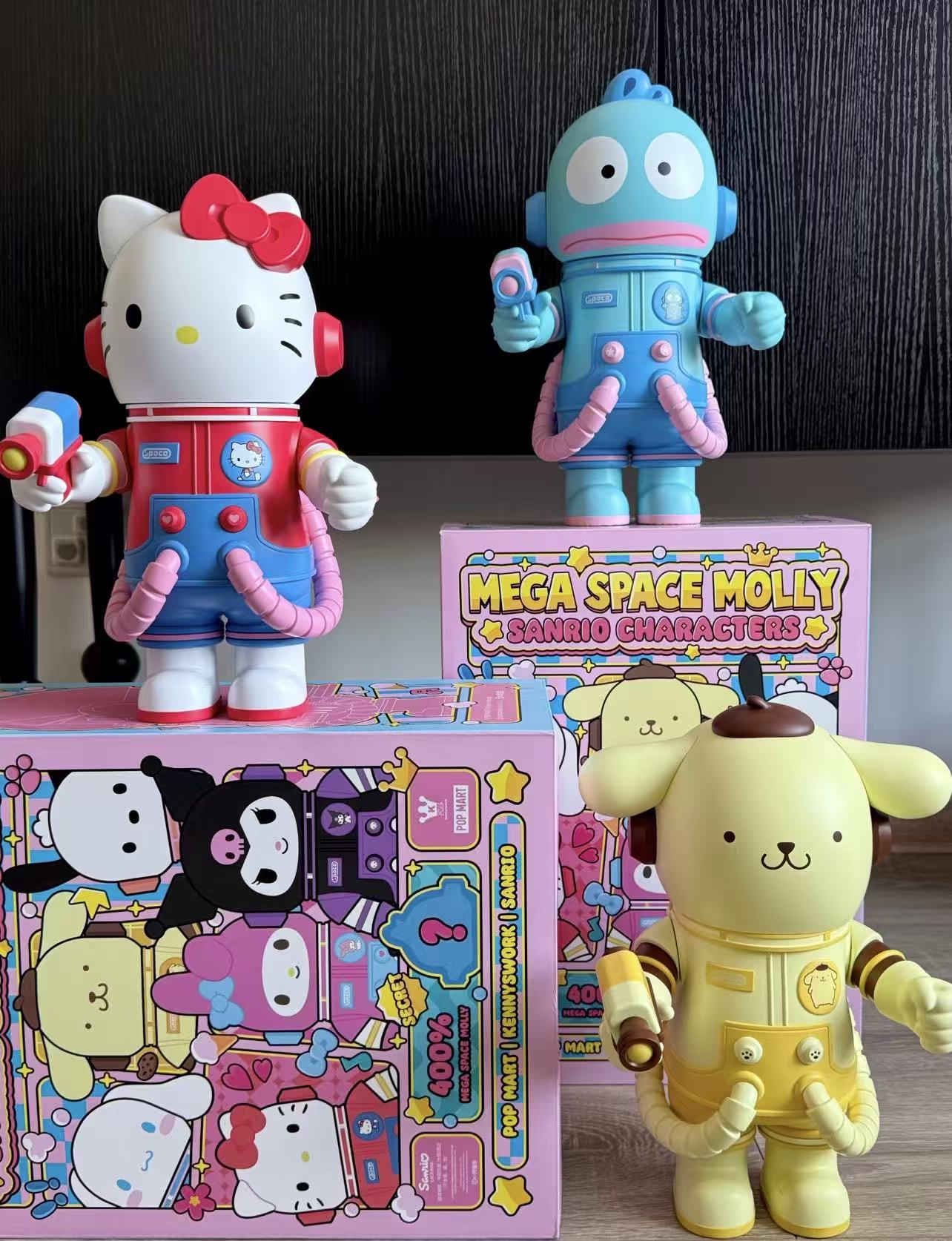 Mega Space Molly 400% Sanrio characters
