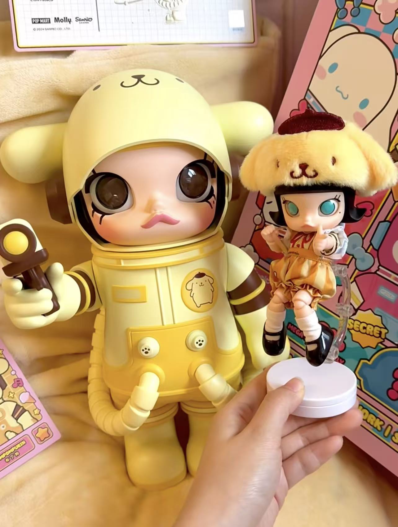 Mega Space Molly 400% Sanrio characters