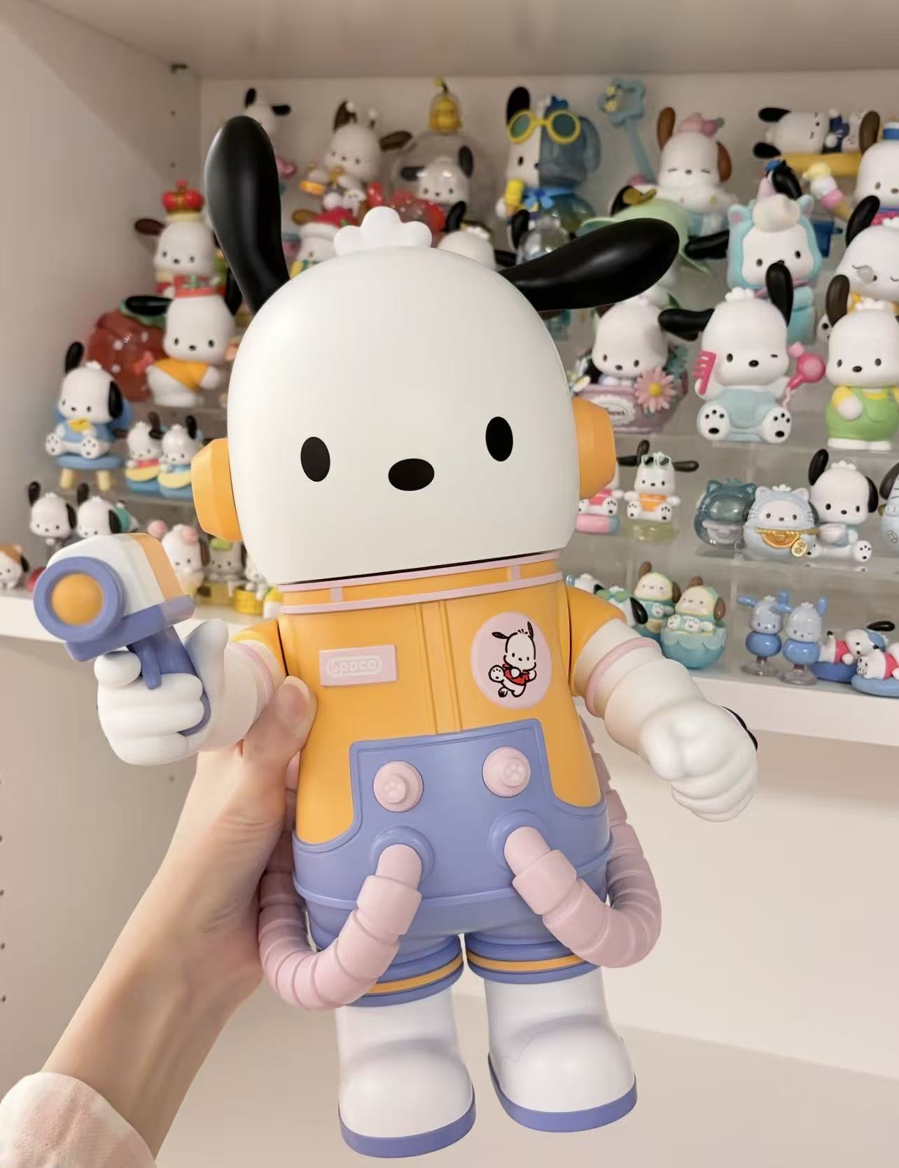 Mega Space Molly 400% Sanrio characters