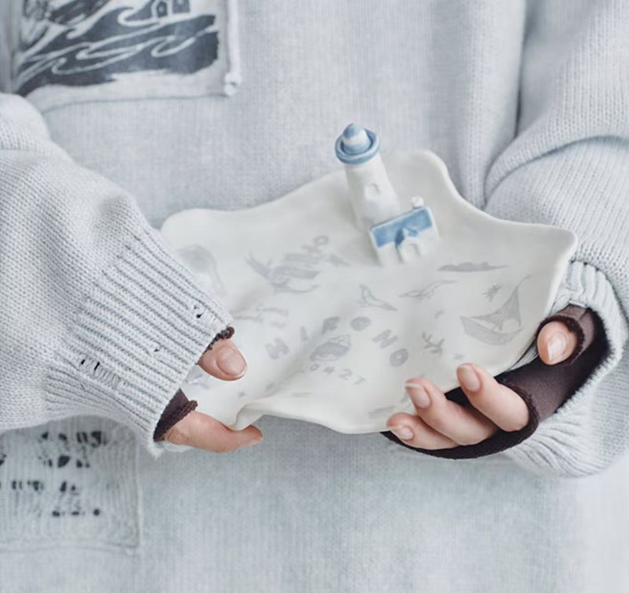 Hirono Freedom island blanket or Hirono tray or Seashell tray or tote bag -Preorder
