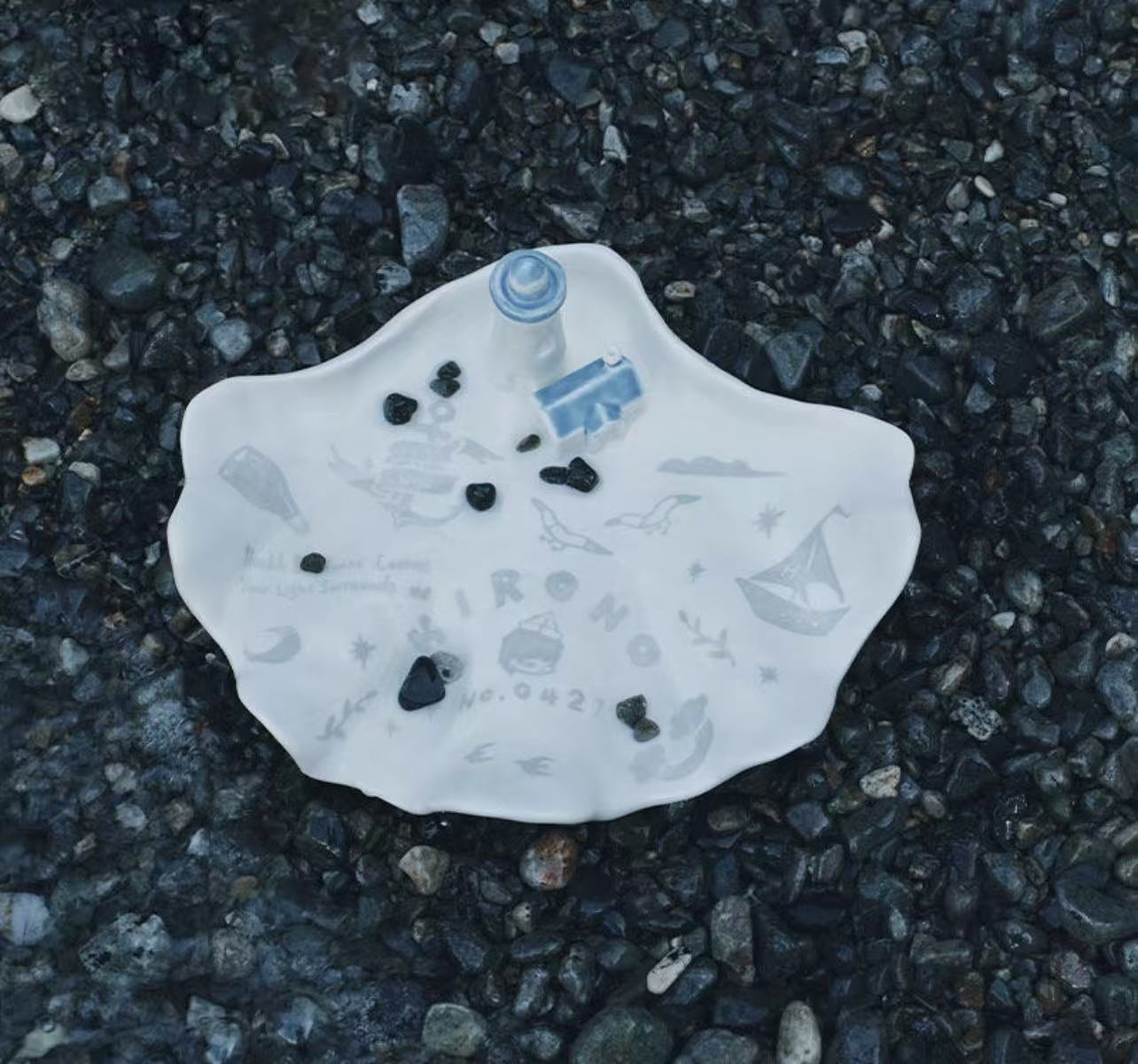 Hirono Freedom island blanket or Hirono tray or Seashell tray or tote bag -Preorder