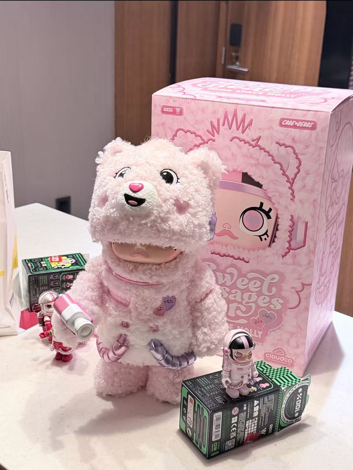 Mega Space Molly 400% Sweet Messages Bear-preorder
