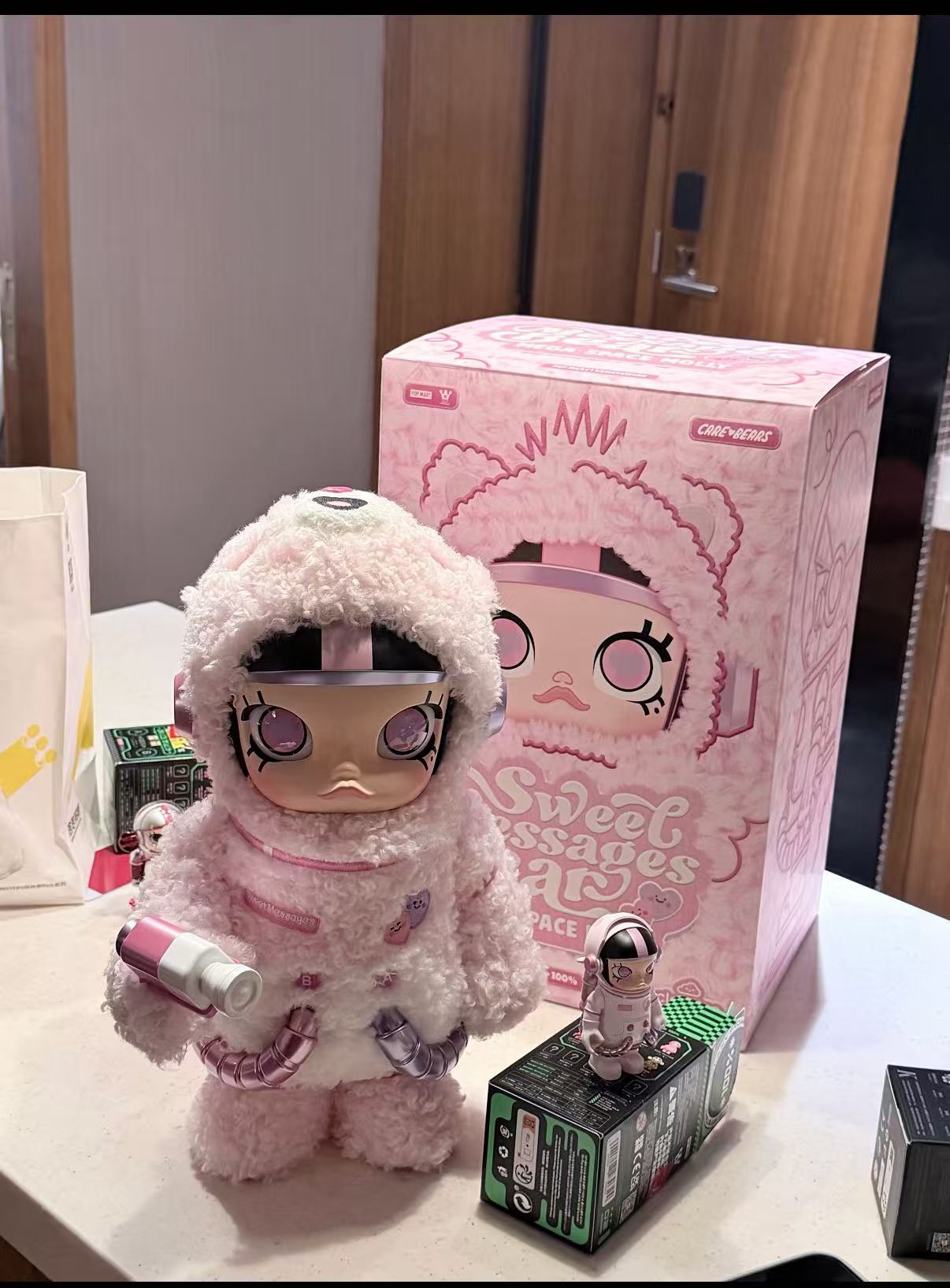 Mega Space Molly 400% Sweet Messages Bear-preorder