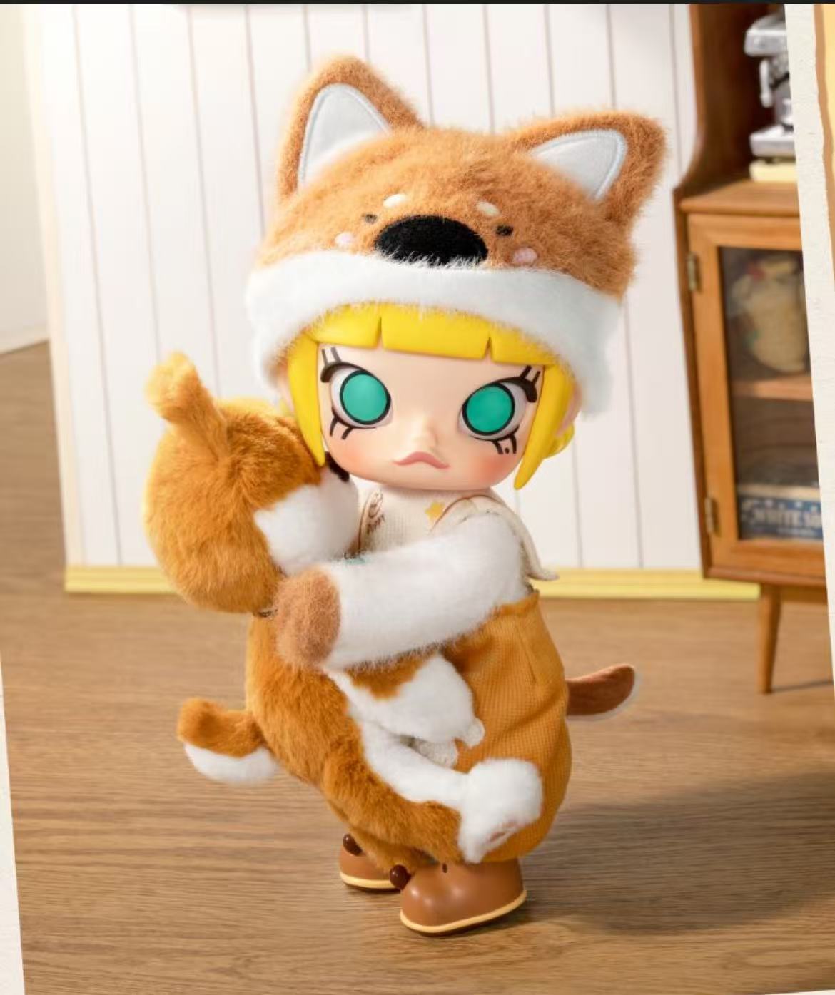 MOLLY Hugging 1/8 Action Figure-Preorder